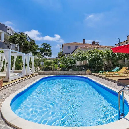 Nika-12 By Interhome