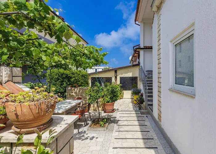 Appartamento Nika-12 By Interhome *