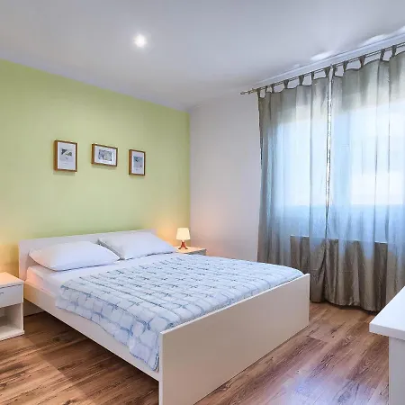 Nika-12 By Interhome Apartmán *