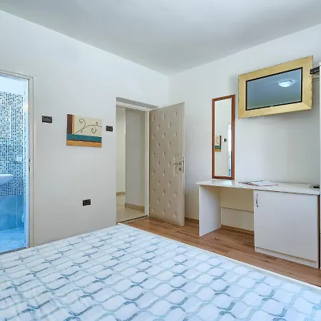 Nika-12 By Interhome * Umag