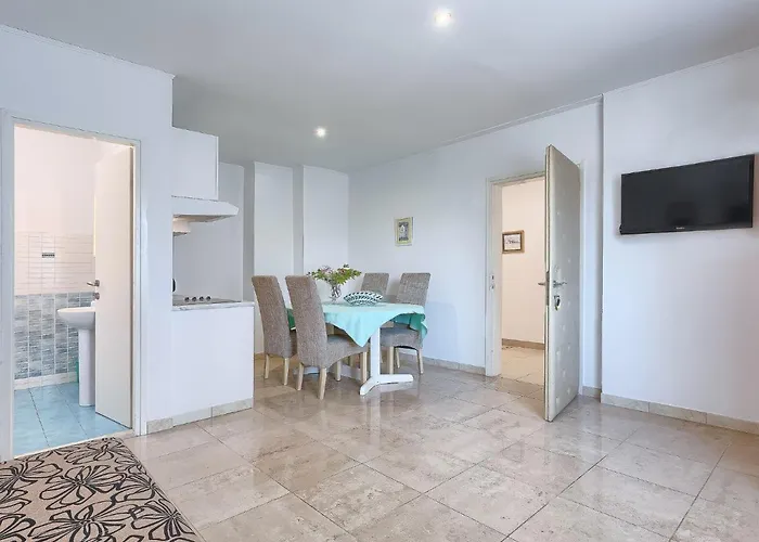 Nika-12 By Interhome Apartamento Umag